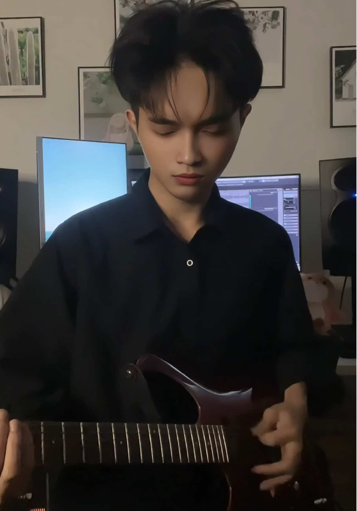 Phần 71 | Vá như mà được nghe bài ni mà bản rock của anh Noo trên sự kiện sắp tới … 🥲 Chạm Khẽ Tim Anh Một Chút Thôi - Noo Phước Thịnh  Cover by TMTGuitar  #SaoLiveDinhChop #noophuocthinh #chamkhetimanhmotchutthoi #electricguitar #tmtguitar 