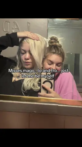 I love wearing blonde wigs and I hate my natural hair #help 