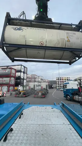 #kalmar #hengelen #reachstacker #tankcontainers #haven 