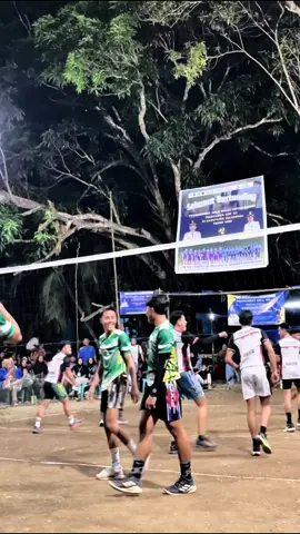 Duo gacor😆 #vollykampung #voliyindonesia #volleyball #masukberanda #fyp 