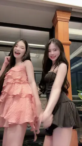 มากับคนสวยขา