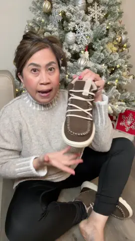 This is the lightest comfy shoes ever @Heydudeshoesus #giftidea #heydudeshoes #bootsforwomen #womenboots #tiktokshopblackfriday 