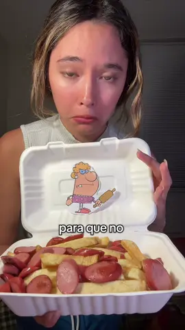 Mamá se enteró de la peor forma que me voy a ver a mi novio a otro país otra vez 😭 QUE VIVA LA SALCHIPAPA QUE UNE CORAZONES QUE VIVAAAA #castigo #mamaehija #viajandosola #decisiones #sorprendente 