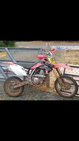 I need to get money and buy a 450 instead of always taking my dad's over🥱🥱🥱#fyp #like #followme #redbull #addiction #honda #crf150r #slowasf