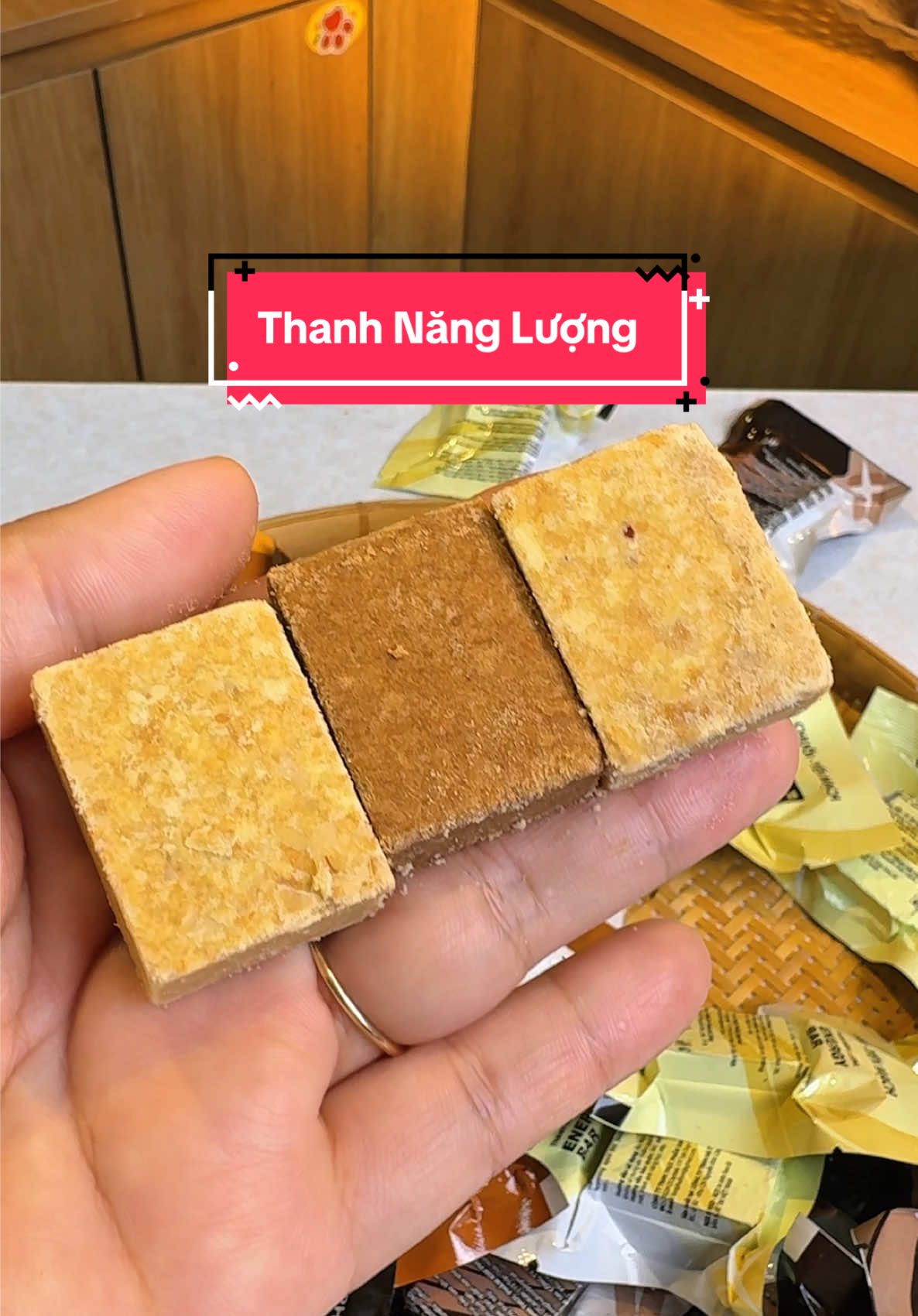 Xé ra ăn liền, no tức thì, nạp năng lượng nhanh , ăn nhanh ăn lẹ mà vẫn đủ dinh dưỡng nè mấy chị #bepcuagiao #mukbang #thanhnangluong #thanhnangluongenergybar 