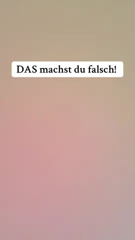 Das kann der Bty-Drink🧡 •die körpereigene Kollagenproduktion unterstützen - mittels einer pflanzlichen Kollagen-Alternative, zur Verbesserung von Haut, Haaren, Nägeln •die Hautfeuchtigkeit und Spannkraft erhöhen - durch pflanzliche Hyaluronsäure aus dem Silberohrpilz •die Hautbarriere stärken und die Regeneration fördern - durch Sanddornöl mit Omega-Fettsäuren und antioxidative Pflanzenstoffe •das Mikrobiom/Darm-Gesundheit indirekt unterstützen - z. B. durch präbiotische Ballaststoffe •einen fruchtig-frischen Geschmack bieten - Mandarine, Orange, Sanddorn Schreib „Info“ und ich zeige dir, welcher Drink das ist! 😊 #skincare #acnecare #glowingskin #skincareessentials #skincareaesthetic 
