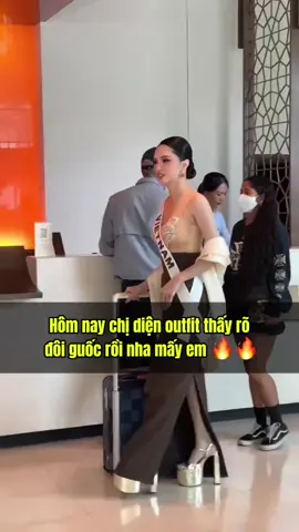 Nay bà đẹp quá ha #missuniverse #missuniversevietnam #huonggiang #xhtiktok 