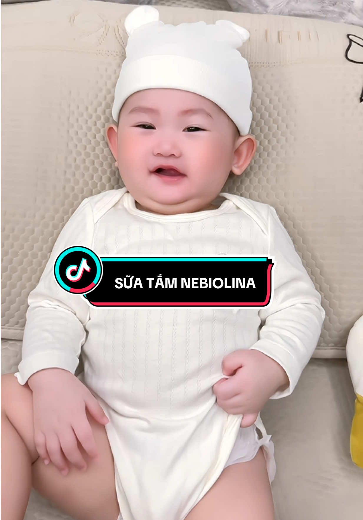 Eo ui cái chai sữa tắm nó siu thơmmm , tắm xong da siu mịn lun các mẹ ạ 😍 #nebiolina #icea #tambe #geltamgoichobe 