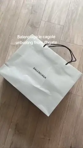 Balenciaga le cagole 😍 Link 🔗 on my bio to purchase or send a DM lovelies 💗 💫