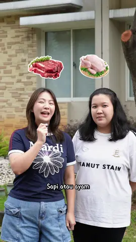 Bihun Kari Medan ✅ Hari ini aku mau bikin masakan Medan buat tim aku yg kebetulan org Medan juga! Dan seperti yang kalian tau akutuh udah Bijak Garam yaa. Jadi cukup pakai 1sdt garam aja + 1/2 sdt AJI-NO-MOTO®️ aja. Tenang aja rasanya tetap lezat umami dan pastinya jadi lebih sehat karena natriumnya lebih rendah! Yuk cobain @Ajinomoto Indonesia 🤍 Bahan - 1 ekor ayam kampung kecil - 300 gram bihun medan - 1 buah kentang - 1 sdt garam - 1/2 sdt AJI-NO-MOTO®️ - 1/2 sdt lada bubuk - 1 liter air - 1 batang daun seledri (iris) - 1 sdm bawang goreng - 1 butir telur rebus - 3 sdm santan  Bumbu halus - 5 butir kemiri - 10 buah cabe merah keriting - 1 ruas jahe - 10 buah bawang merah - 5 siung bawang putih - 1 sdm bubuk kari Aromatik - 1 lembar daun salam - 1 ruas lengkuas - 2 batang sereh Cara membuat 1. Blender halus bumbu halus, lalu tumis bumbu halus hingga tidak langu. 2. Rebus ayam hingga matang. Masukkan bumbu halus, bahan aromatik, lada, garam, dan AJI-NO-MOTO®️. 3. Tambahkan kentang dan santan. Masak hingga matang. 4. Rendam bihun hingga lunak. Saring. 5. Letakkan bihun di piring, tuang kari di atasnya. Beri taburan daun seledri, bawang goreng dan telur rebus. 6. Siap disajikan. . SELAMAT MENCOBAAAA ❤️ #AjinomotoHealthProvider #BijakGaram