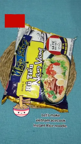 Let's make Acecook Hu Tieu Nan Vang Song  Instant Rice noodle. Found this in Vietnamese grocery store.  Product of Vietnam 🇻🇳 71g single serving packet. This one includes rice noodle and  many more sachets. ingredients, nutrition information and preparation instructions with Vietnamese language.  make sure to use a translation app for help. First take out everything and add these noodle and sachet content in to a bowl. This one is a soup noodle.   Then pour 🫗 around 400ml of Boiling water 💧.  and close with a lid and keep around 3 minutes.  After 3 minutes mix well and eat immediately.   Taste was good. MSG added product.  bit high in sodium. Good to try.  #creatorsearchinsights #acecookvietnam #vietnamese #vietnamesefood #soupnoodle #ricenoodle #noodles #makingnoodles 