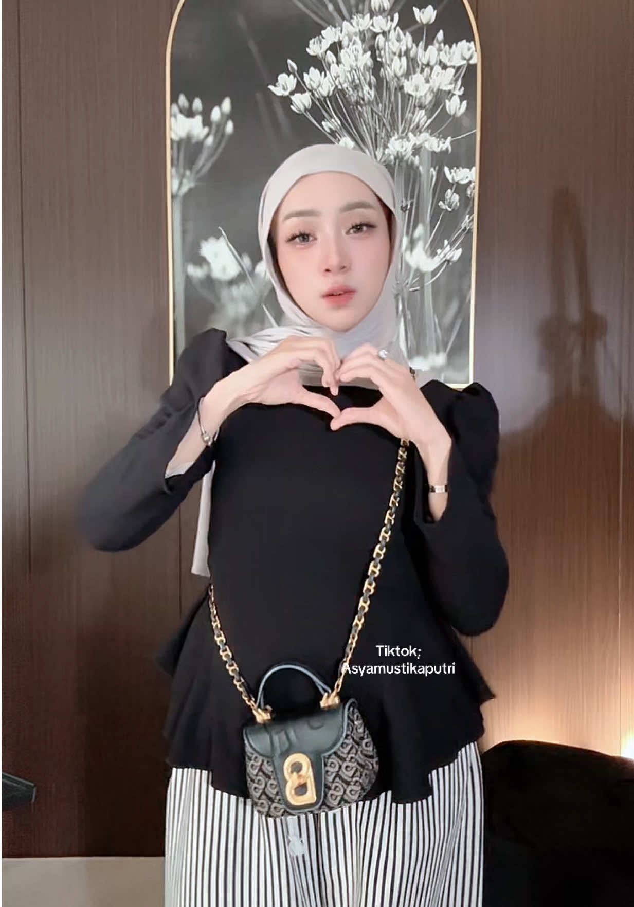 Ehh item ga kalah cantik masyaallah 🩶🩶🩶 #fypppppppppppppppppppppppppppppp #fyp #tiktoklive 