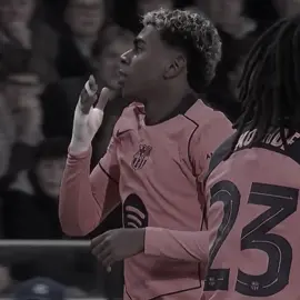 لأمين يخليك تسجل في نفسك ✨💙 #الشعب_الصيني_ماله_حل😂😂 #كابتن_جاسم⛎ #برشلونه_عشق_لا_ينتهي💞🔱🏅 #لامين_يامال 