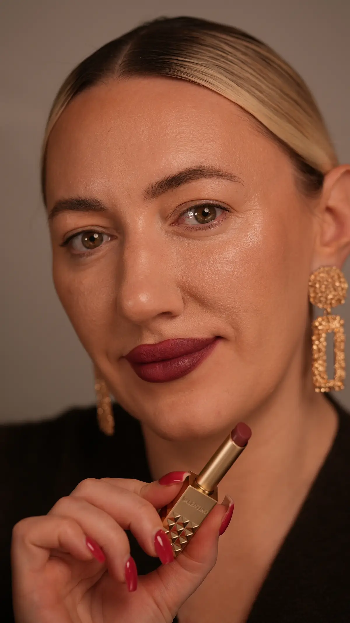 Catch the new shades of @Valentino.Beauty lip products. Candies for your lips #valentinobeautypartner #lips #makeup #beautyblog 