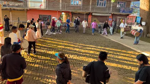 आजको केला:ङ प्रशिक्षण पाँचौ दिनमा प्रवेश गर्दै | याक्थुङ मुन्चइत चोक सयङ (Yakthung Film Makers Assocation) जिल्ला कार्यसमिति पान्थरद्वारा आयोजित निशुल्क एक हप्ते केला:ङ प्रशिक्षण भोलिसम्म रहनेछ र पर्सि शनिवार समापन हुनेछ | यसपटक छुट्नुभएका महानुभावहरुलाई अर्कोपटक सुचना गरिनेछ | धन्यवाद ! सेवारो !