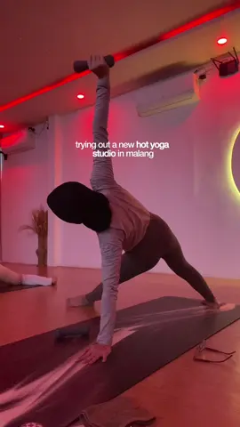 ‼️new hot yoga studio alert‼️ @Peaknflow 📍Peak n flow—jl Cengger ayam, Malang  #yogamalang #hotyogamalang #peaknflow #yogatok 