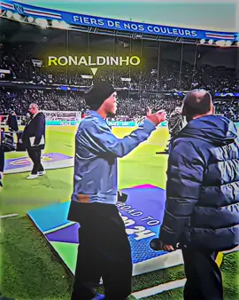 رافينيا يحتفل على طريقه رونالدينيو 🥶😱💔#تيم_ملوك_العالم #تيم_fbi⚡ #تيم_أيكونز 