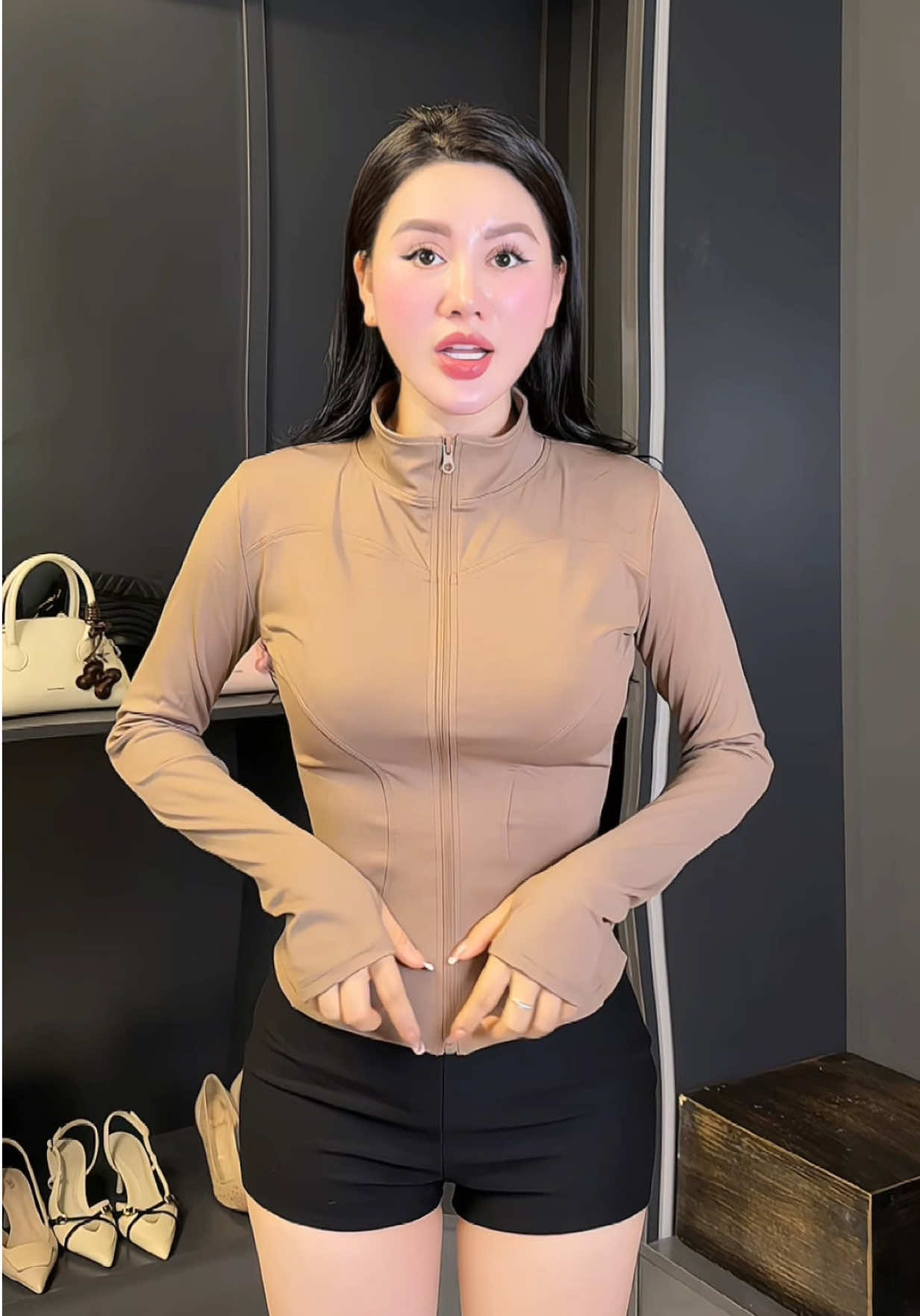 Áo khoác thể thao tập gym #viral #quynhchana 