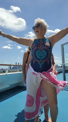 Cruise bitches #fyp #friends #cruise 