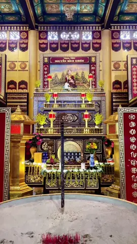 Không ai mong lời sấm truyền của Ông sẽ ứng nghiệm. Mong Ông phù hộ cho bà con quê nhà bình an#nguyenphuonghang #trangtrinhnguyenbinhkhiem #dainam #baokalmaegi #baoso13 