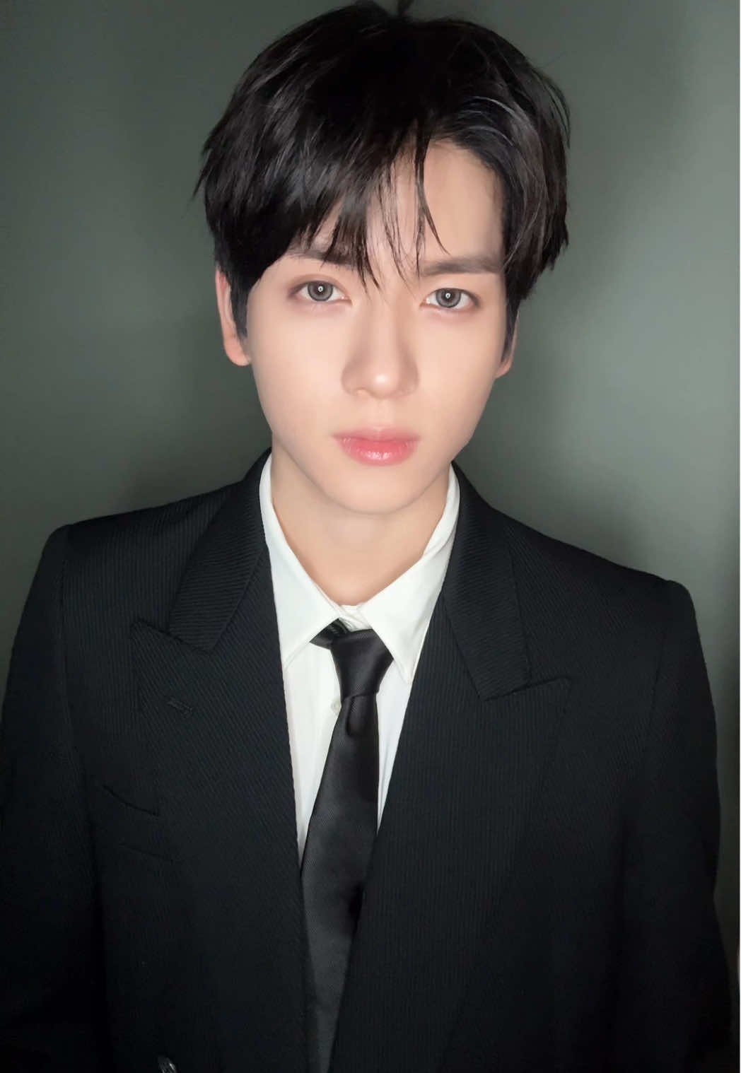 Suit and tie #POW #파우 #YORCH #요치 #fyp 