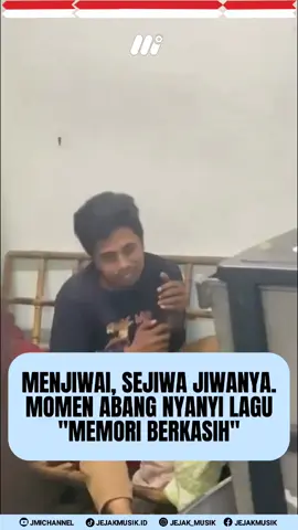Ketelan gak tuh mic-nya bang 😭🤣... • Credit: @azchannel88  / #memoriberkasih #cover #JejakMusik #JejakMusikIndo #JejakMusikIndonesia    