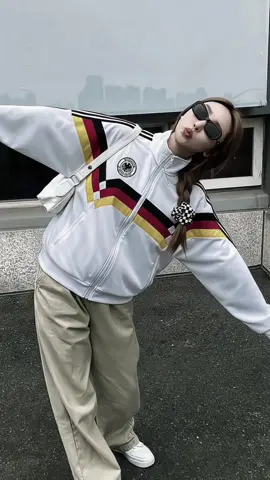 Rekomendasi Jaket Tracktop Trends Terbaru😎🧊 #ootdinspo #paprandomviral #fyp #jakettracktop #jaketkeren 