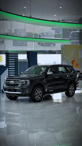 FORD EVEREST TITANIUM | Màu Xám Metallic : 1.299.000.000 + Ưu Đãi. Trả góp đưa trước từ 420 TR