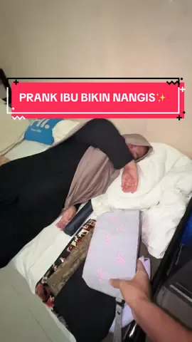 Pertama kali gue bikin ibu nangis, maafin ya buu 😝 wkwk untung diselipin minum air murni Cleo, jadi agak ademan dikit emosinya #adayinmylife #fyp #fahmi 