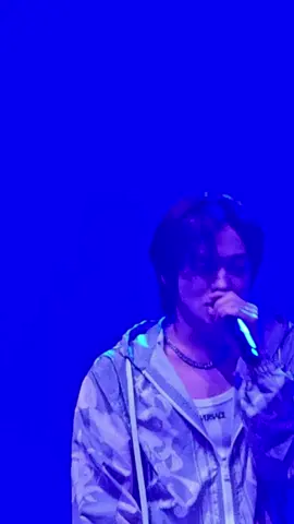 the little smirk is killing me #LEELEO #이리오 #ALD1 