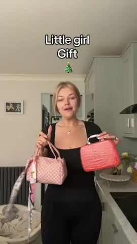 LITTLE GIRL GIFT!! #girlmum #girldad #christmas #tiktokmademebuylt #blackfridaydeals 