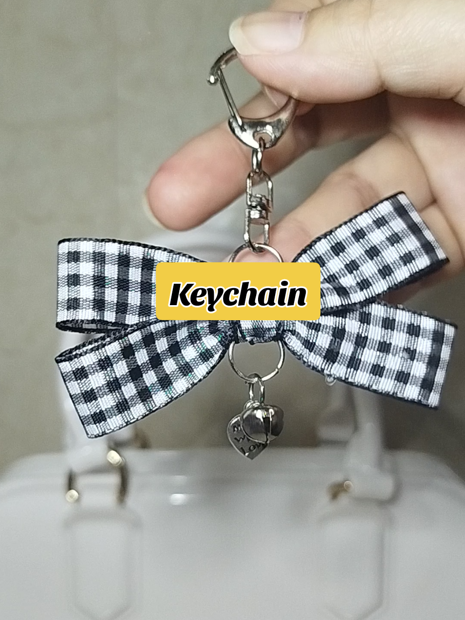 Cutie keychain alert! Perfect for your wallet or bag 👜🎀 Check out the yellow basket✨ #trending #cutiefinds #fyp 