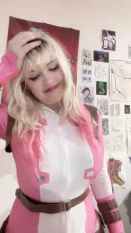 what is the wig even for lil bro #gwenpool #cosplay #marvel #fyp 