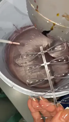 không biết cô ấy tốt hơn không nhưng sơn tốt không bàn cãi được ạ 🤔🤔🥰 