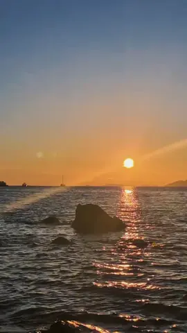 #เทรนด์วันนี้ #เกาะหลีเป๊ะ #พระอาทิตย์ตก #ทะเล #คิดถึง 