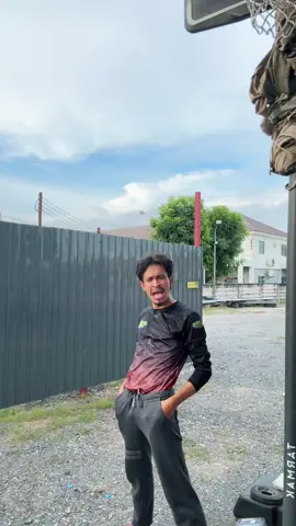 คั่นยากงาน หรือว่าเป็นจั่งได๋กะบอกแหน่ #ตอบกลับแหน่เด้อ #โก๋จ่อย #โก๋จ่อยเอสปันญ่อล 