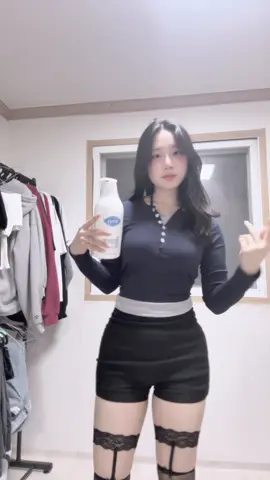 비하인드 스토리-원래 이걸로 올리랴햇는데 개삐걱대서 다시 찍었어