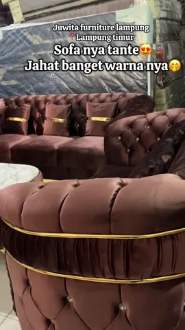 Sofa arabian ,banyak warna lain yaa,fast respon wawah 0858-4078-0387 #sofalampungtimur #sofaarabianlampung #furniturelampung #juwitafurniturelampung 