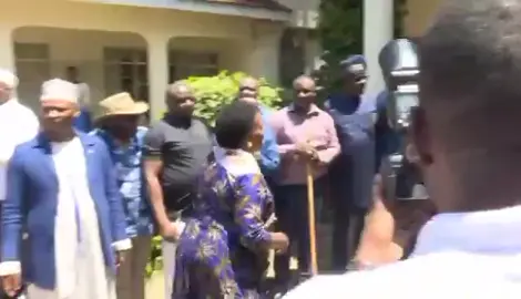 Mama ida odinga rejects Governor Wavinya's hug in public pushing her hand away.. anyway ni AI. 