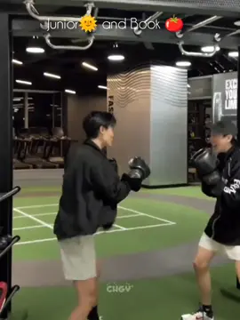 မြင်ယောင်ပါသေးတယ်ဒီမိသားစုနှစ်စုကိုဖအေနှစ်ယောက်ကတော့မျက်နှာချင်ဆိုင်လို့ကိုးမရဘူးတစ်အားတည့်ကြတာ #juniormark #forcebook #kenpaul #fyp #fypシ゚ 