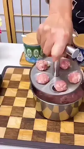 Viên Thịt Đều Tăm Tắp: Tạo ra những viên thịt, viên mọc, viên bò viên... có kích cỡ đồng đều tuyệt đối, giúp món ăn chín đều và trông đẹp mắt như đầu bếp chuyên nghiệp #ThịtViên #DụngCụBếp #LàmThịtViên #NấuĂnNhanh  