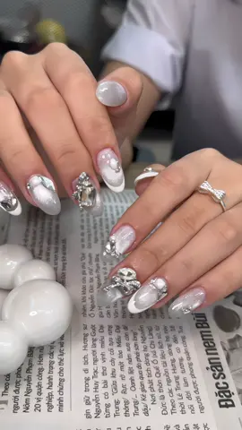 Móng tuy ngắn nhưng phải desighn ko thiếu ngon nào mới chịu cơ 😝😝😝😝😝😝#nailbacgiang #dayquaychupanhnail #dayquayvideonail #naildesigns #maunailxinh 