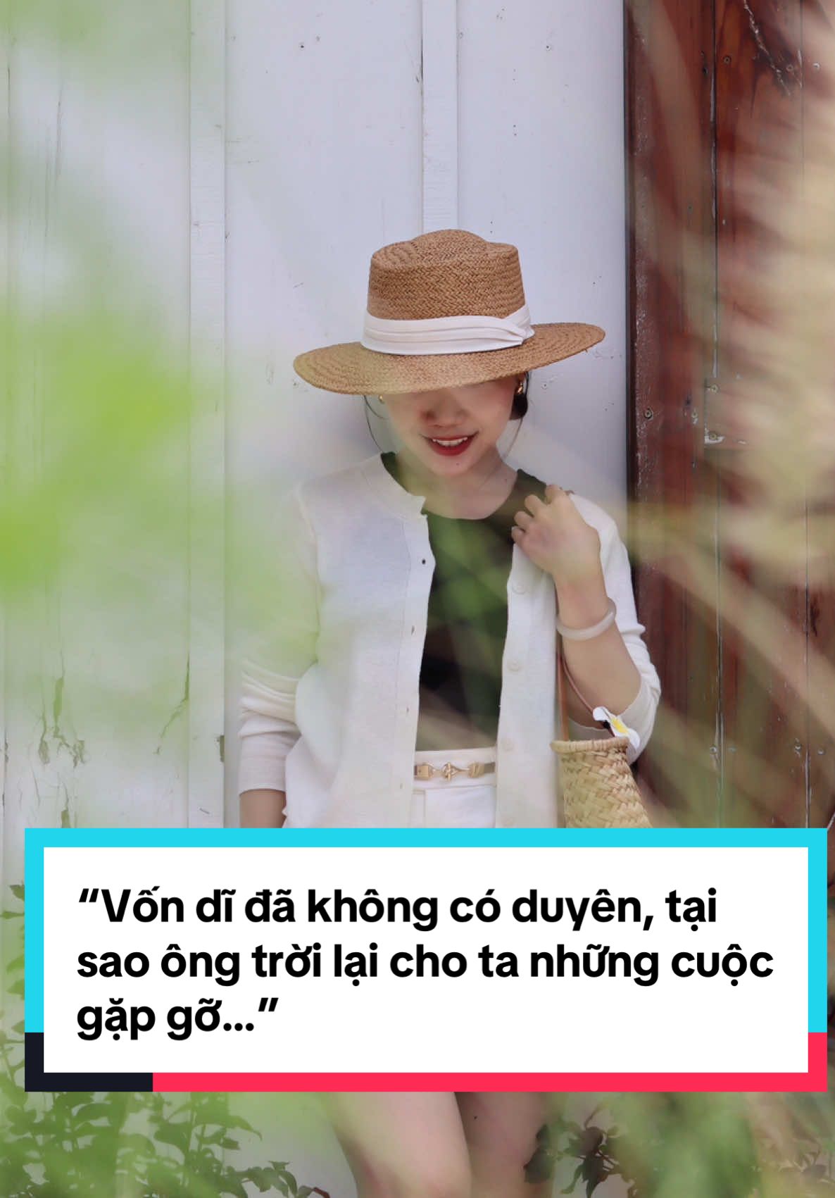 “Vốn dĩ đã không có duyên, tại sao ông trời lại cho ta những cuộc gặp gỡ…” #doantrichhay #caunoihaymoingay🍀🍀 #duyenphan #tinhyeu #cuocsong
