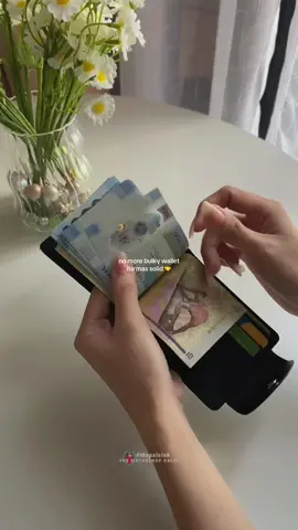 Replying to @Sheshe13 sleek wallet for men #ultrathinwallet #sleekwallet #walletformen #clipwallet #slimwallet 