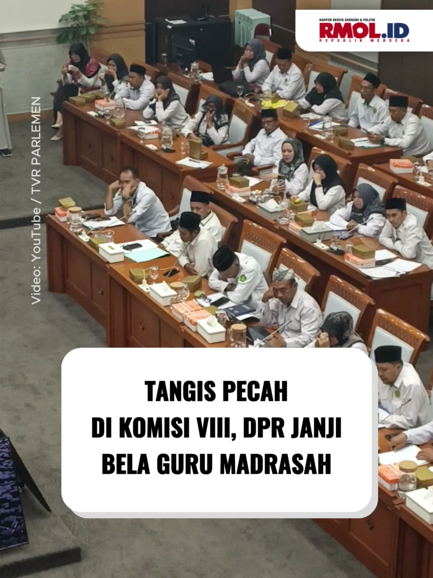 Tangis Pecah di Komisi VIII, DPR Janji Bela Guru Madrasah Suasana haru menyelimuti rapat Komisi VIII DPR RI di Gedung DPR, Senayan, Kamis, 6 November 2025. Anggota Komisi VIII dari Fraksi PDIP, Ina Amaniah, tak kuasa menahan tangis ketika menyinggung penderitaan para guru madrasah yang belum menerima hak secara layak. “Saya bisa merasakan, karena ada yang sampai menjual motornya, menggadaikan sertifikat karena anaknya sakit,” kata Ina. Ina menegaskan, Komisi VIII akan mendesak Kementerian Agama menambah anggaran bagi kesejahteraan guru madrasah. #rmol #rmolid #republikmerdekaonline #dprri #komisiviiidprri #komisiviii #gurumadrasah #guru #fraksipdip #inaamaniah