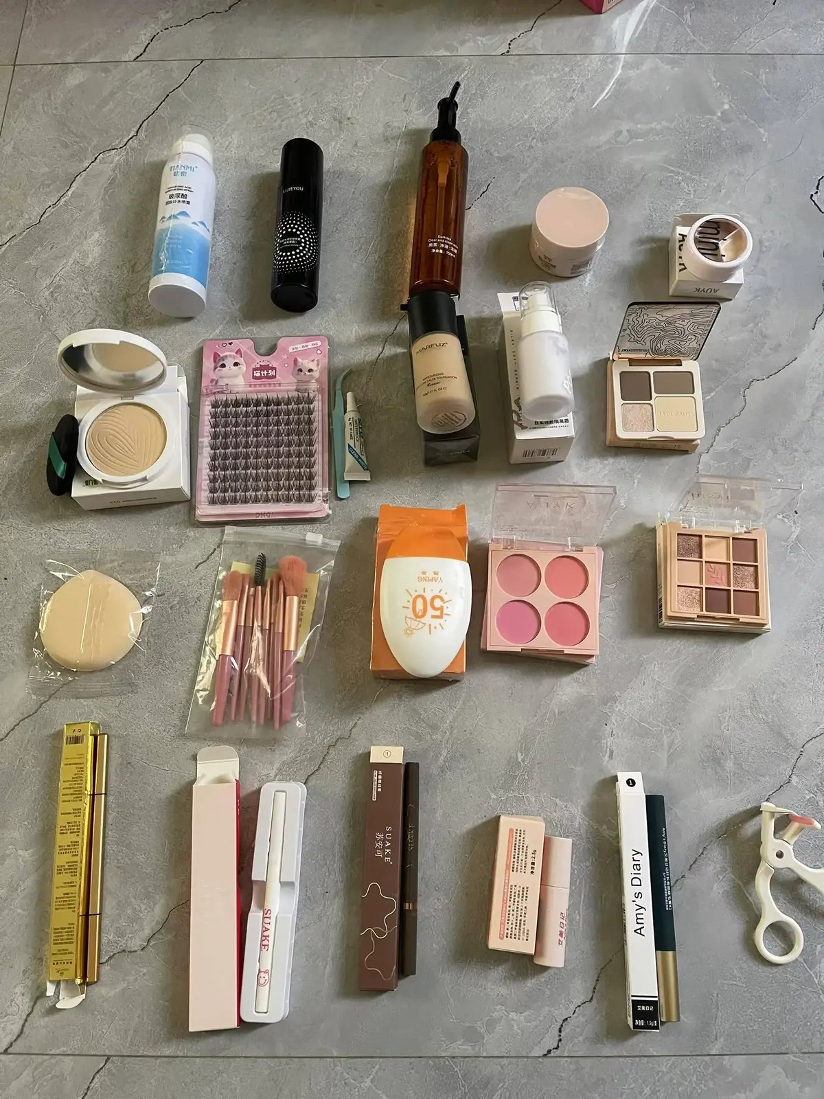 快找我买化妆品吧 富婆们 猛波现货 21样彩妆只要199元哦#邦康猛波免费送上门 