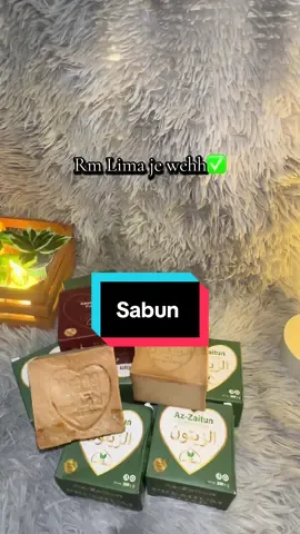 🌿 Kelebihan Sabun Aleppo: 1) Membersihkan kulit tanpa mengeringkan 2) Mengurangkan jerawat & kemerahan 3) Sesuai untuk kulit eczema dan sensitif 4) Mengandungi vitamin E semula jadi dari minyak zaitun 5) Sesuai untuk muka & badan #alepposoap #aleppo🇸🇾 #soap #mencerahkankulit #malaysia 