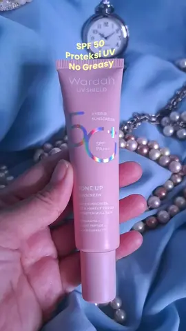 Wardah UV Shield SPF 50 Tune Up SPF tinggi, nyaman tanpa greasy. #WardahUVShieldSPF50TuneUp #Wardah #skincareroutine #skincaretips #spfcare 