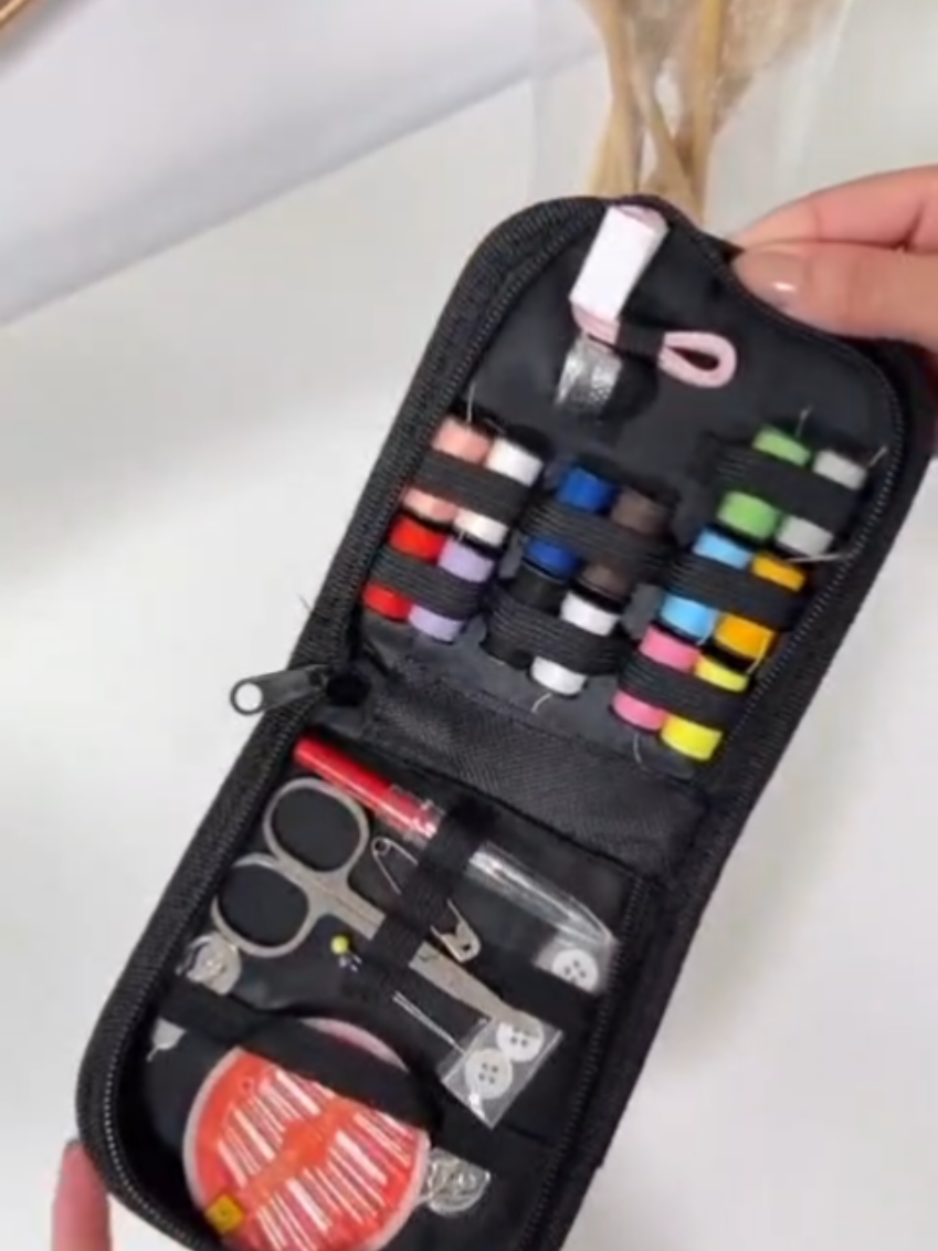 Confira Kit Costura Viagem Acessórios Agulhas Linha Tesoura Bolsa c/Botão/Fita Métrica  Completo C/ 42 Peças!Encontre na Shopee agora! https://s.shopee.com.br/2g36CgNvqj?share_channel_code=1 #kitcostura#costurafacil #utilidade #vpfy 