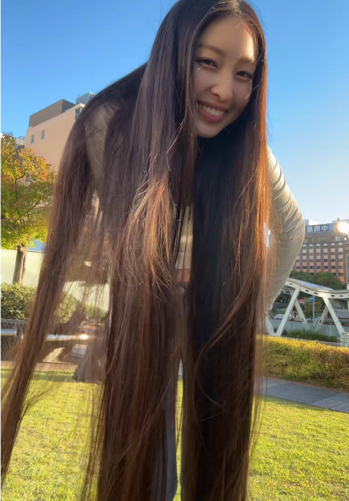 世界の端っこってどこら辺だろ??? #友達が可愛すぎる#スーパーロングヘアー#fyp#japan 